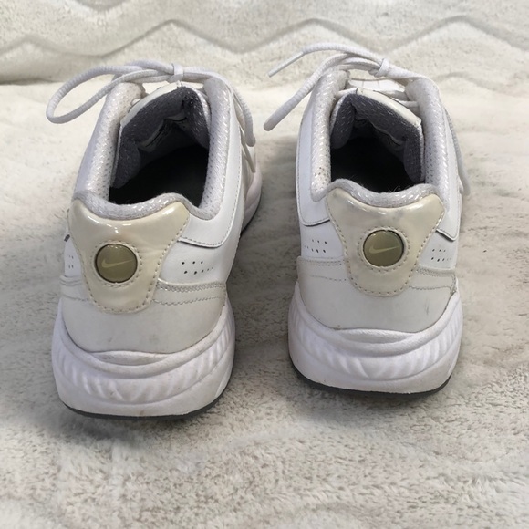 Nike shoes - Picture 3 of 5